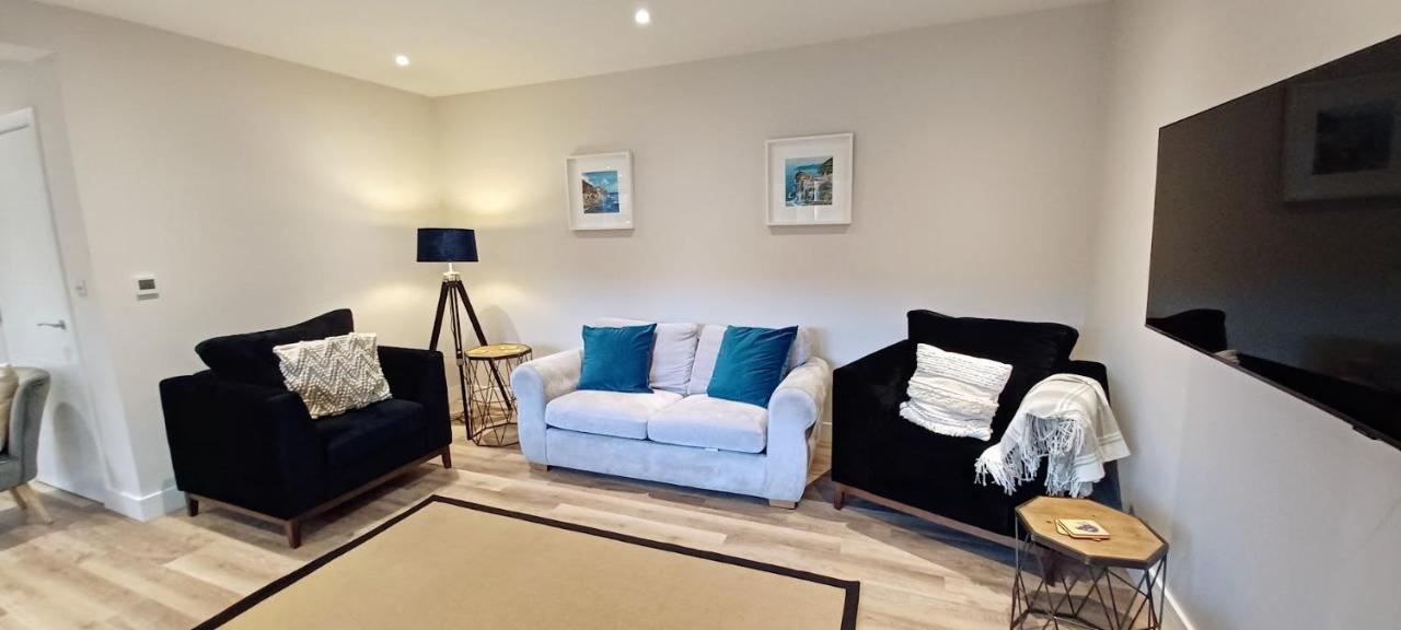 Bright, Spacious And Modern, Garden Flat In Central Windsor, Private Entrance, Free Parking, Ev Point, Garden View, Close To Legoland, Windsor Great Park, Ascot, Heathrow Экстерьер фото